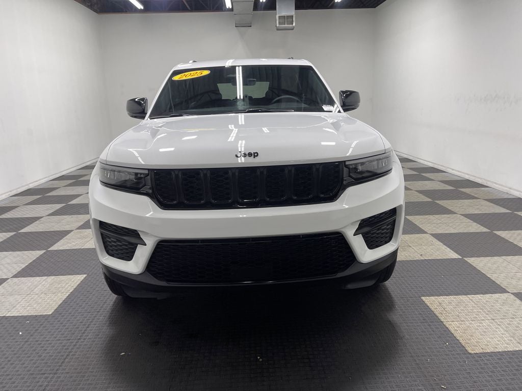 2025 Jeep Grand Cherokee Altitude 4x4