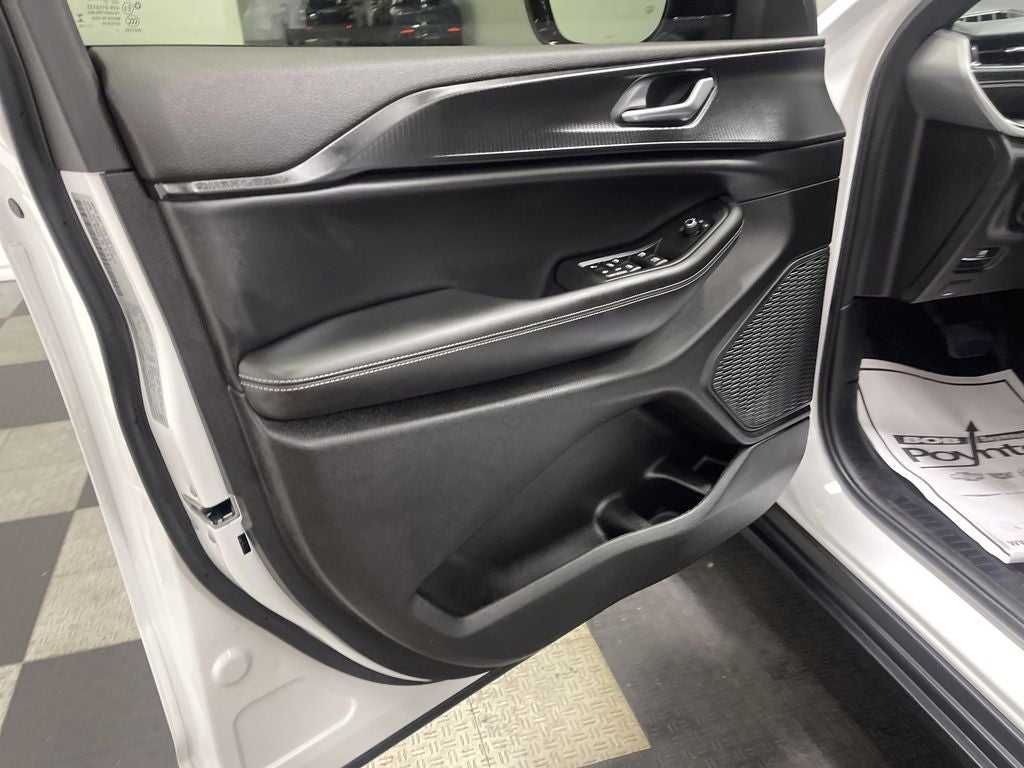 2025 Jeep Grand Cherokee Altitude 4x4