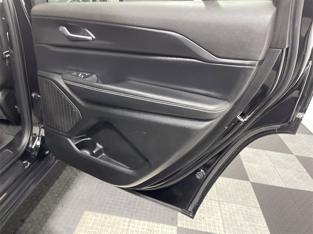 2023 Jeep Grand Cherokee L Laredo 4x4