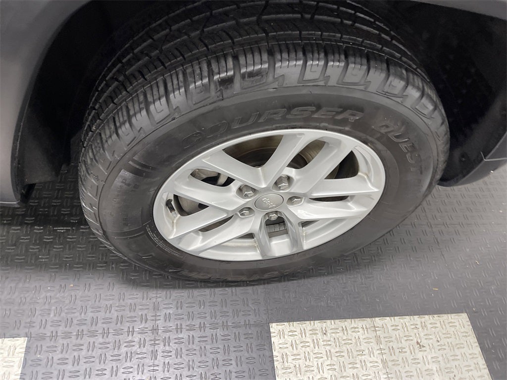 2023 Jeep Grand Cherokee L Laredo 4x4