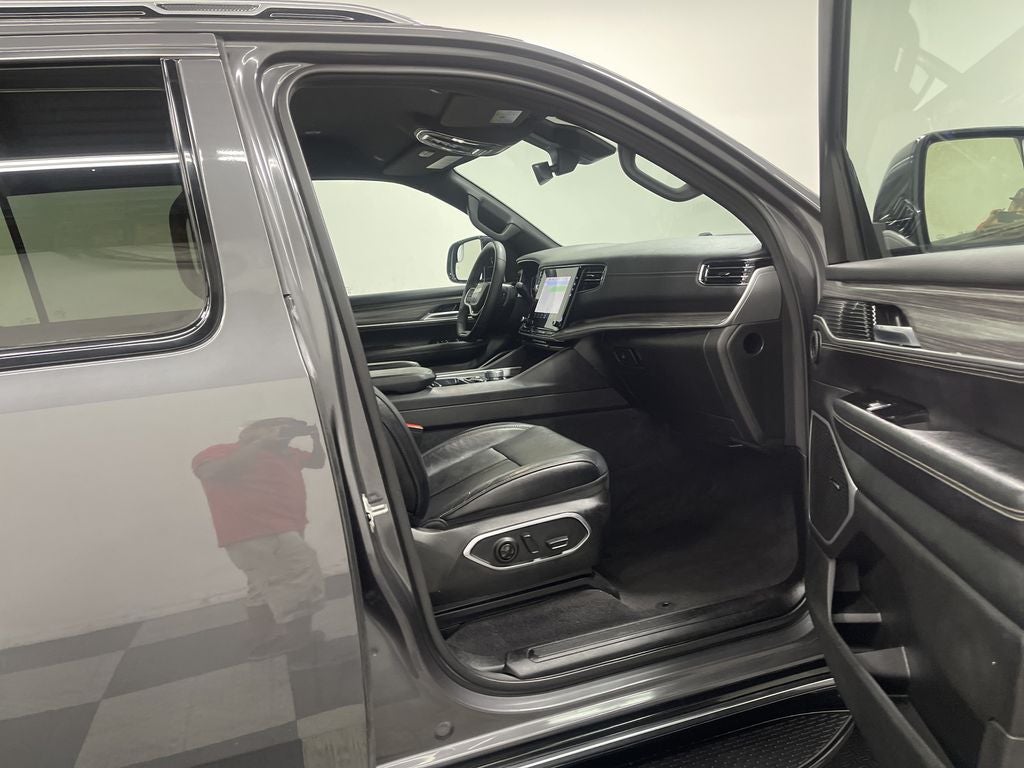 2024 Jeep Wagoneer L Series II 4x2