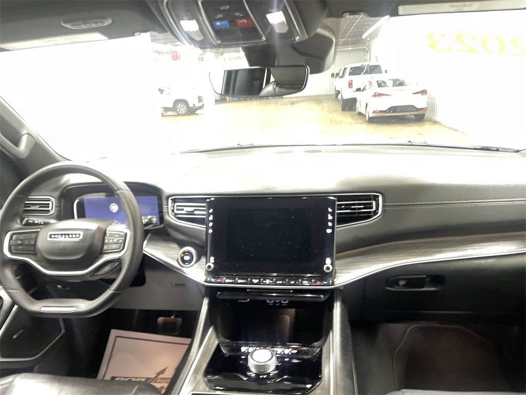 2023 Jeep Wagoneer L Series II 4x2