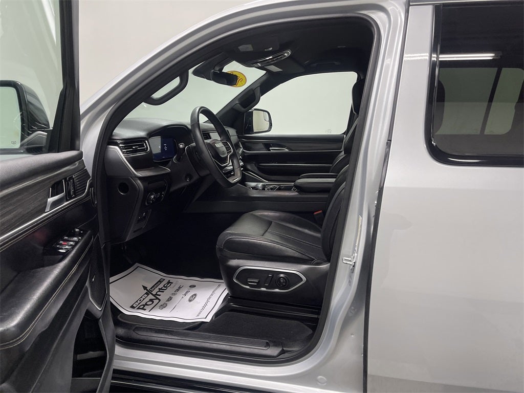 2023 Jeep Wagoneer L Series II 4x2