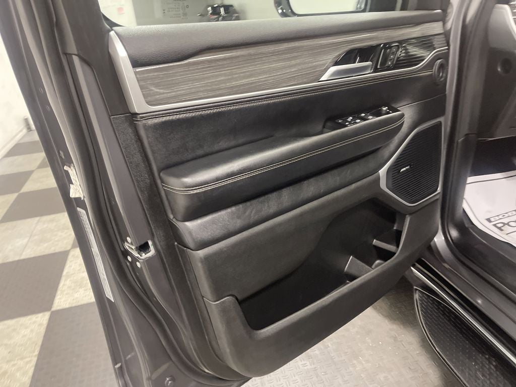 2024 Jeep Wagoneer L Series II 4x4