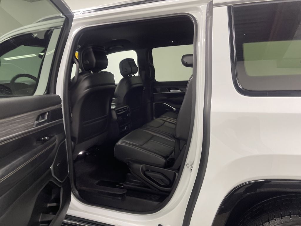 2023 Jeep Wagoneer L Series II 4x4