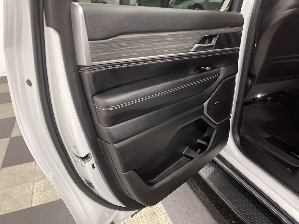 2023 Jeep Wagoneer L Series II 4x4