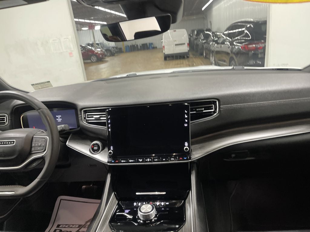 2023 Jeep Wagoneer L Series II 4x4