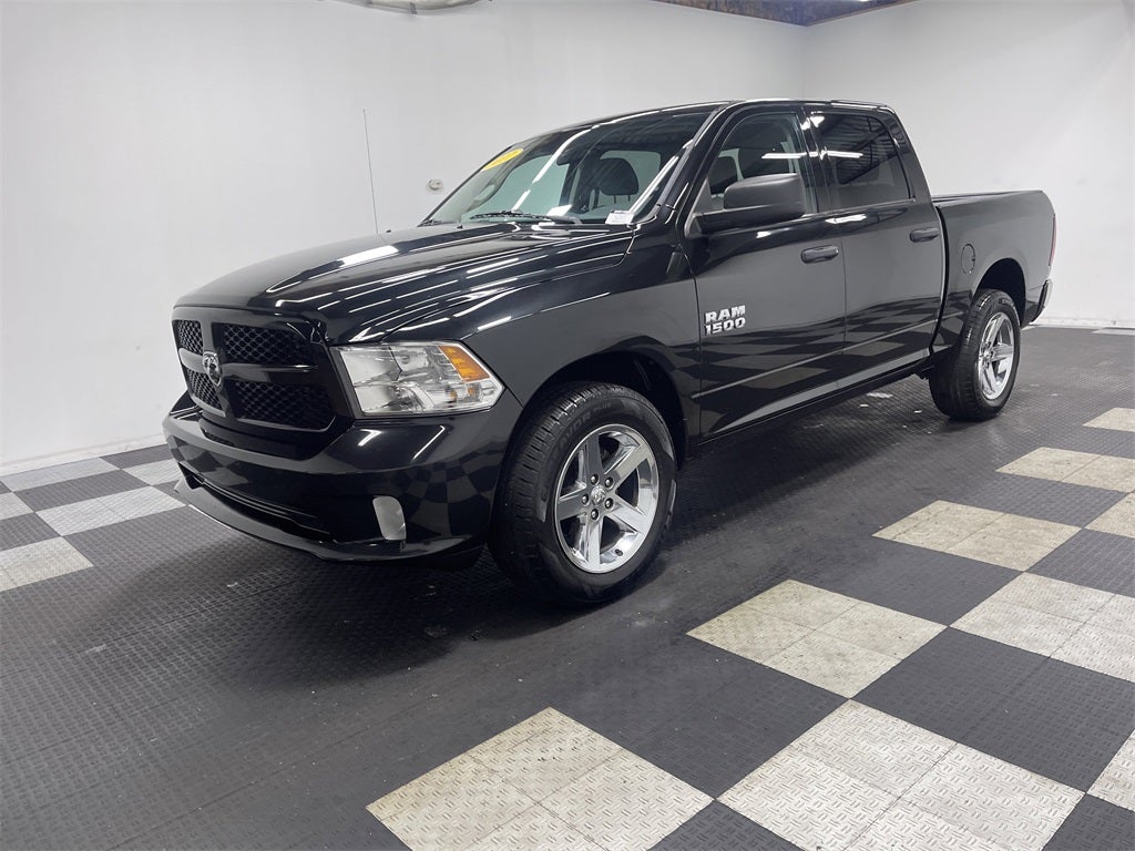 2017 RAM 1500 Express Crew Cab 4x4 5'7' Box