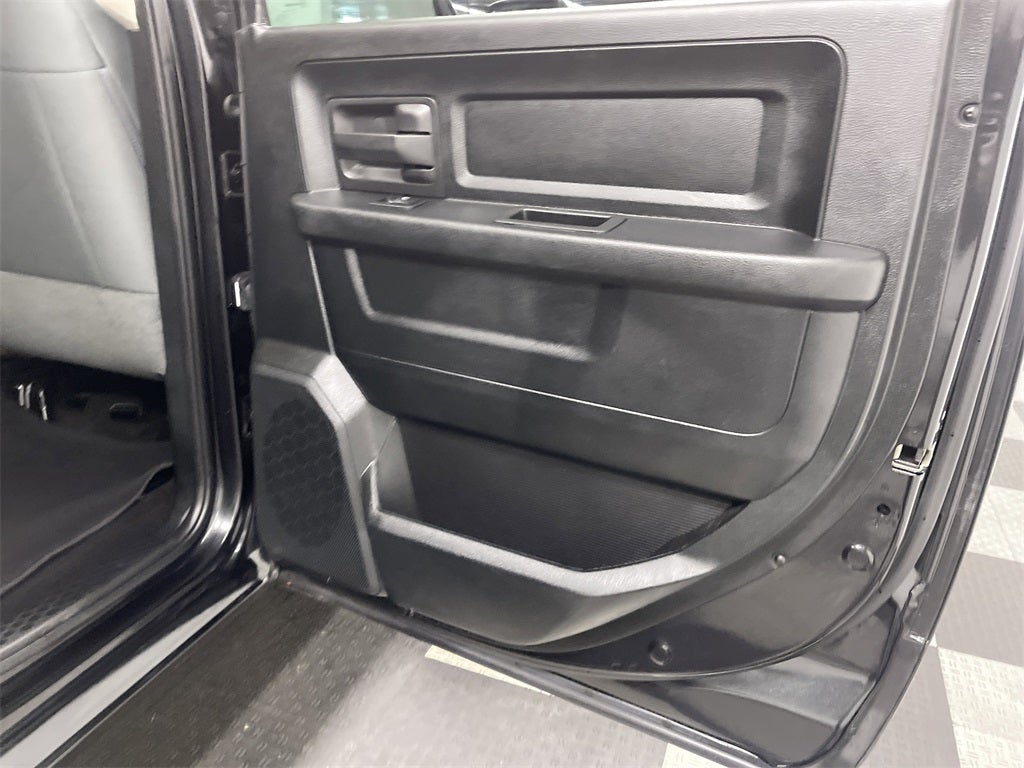 2017 RAM 1500 Express Crew Cab 4x4 5'7' Box