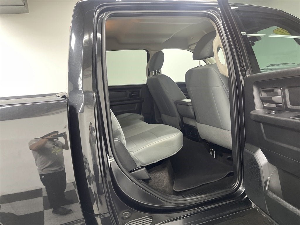 2017 RAM 1500 Express Crew Cab 4x4 5'7' Box