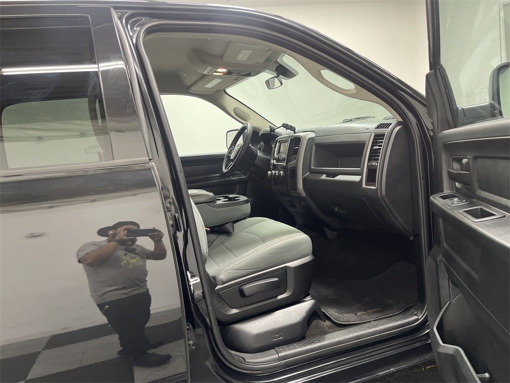 2017 RAM 1500 Express Crew Cab 4x4 5'7' Box