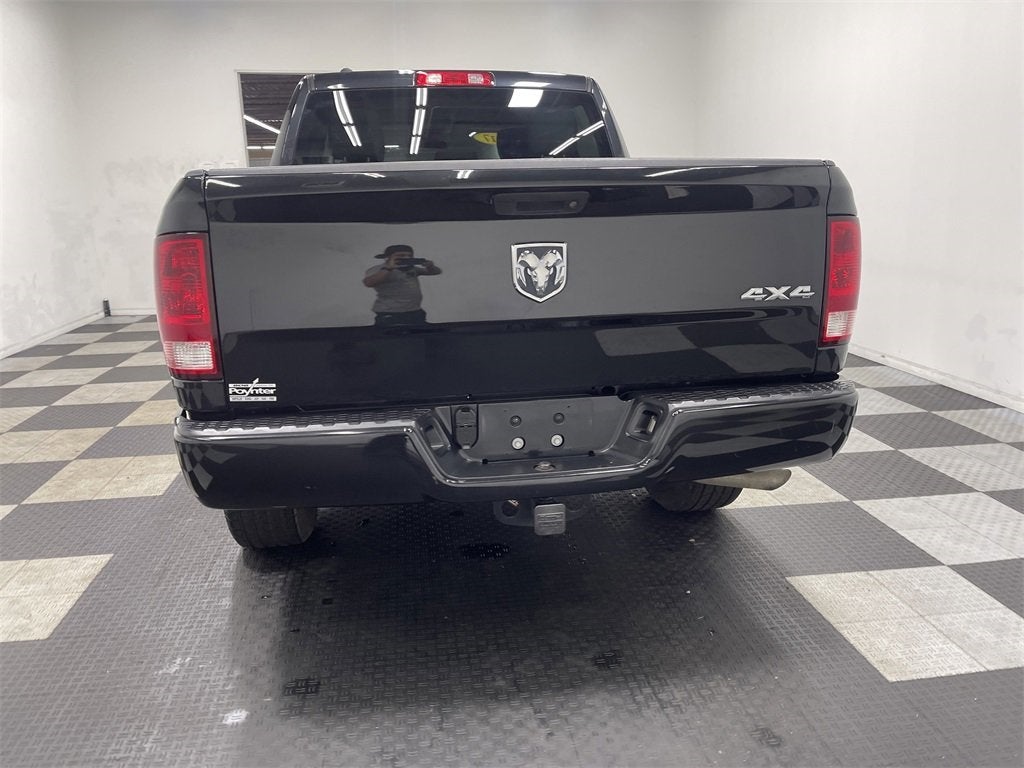 2017 RAM 1500 Express Crew Cab 4x4 5'7' Box