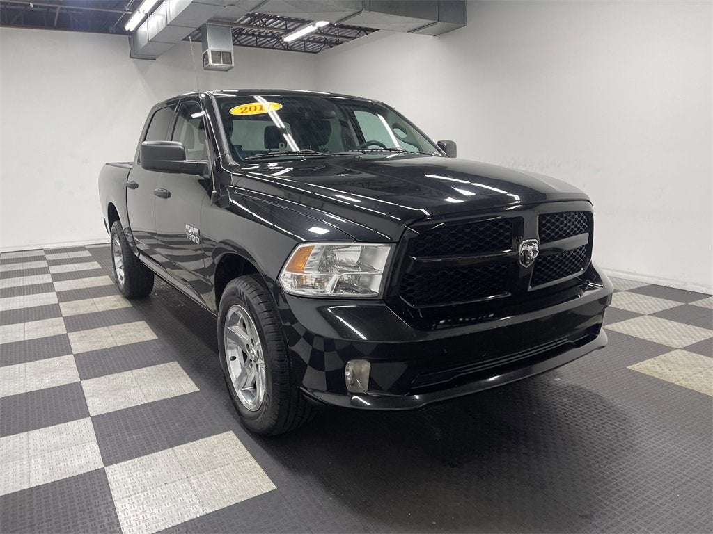 2017 RAM 1500 Express Crew Cab 4x4 5'7' Box