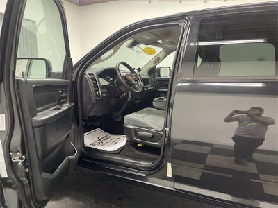 2017 RAM 1500 Express Crew Cab 4x4 5'7' Box