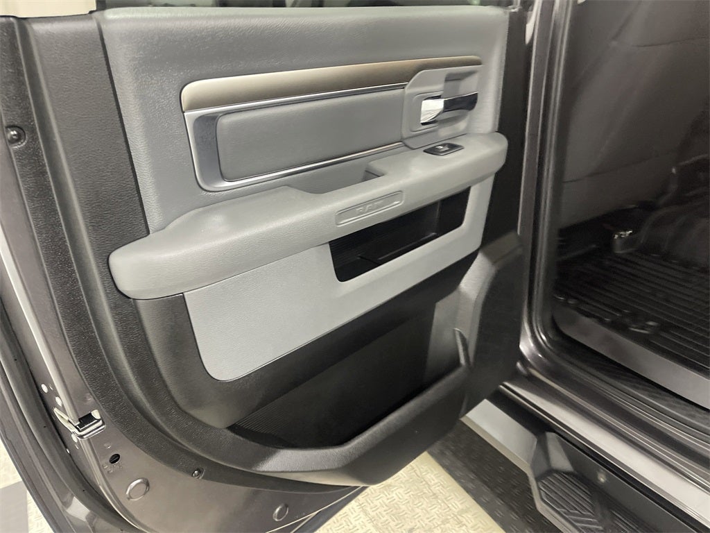 2020 RAM 1500 Classic Warlock Crew Cab 4x4 5'7' Box