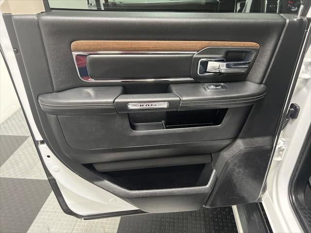 2018 RAM 1500 Laramie Crew Cab 4x4 5'7' Box
