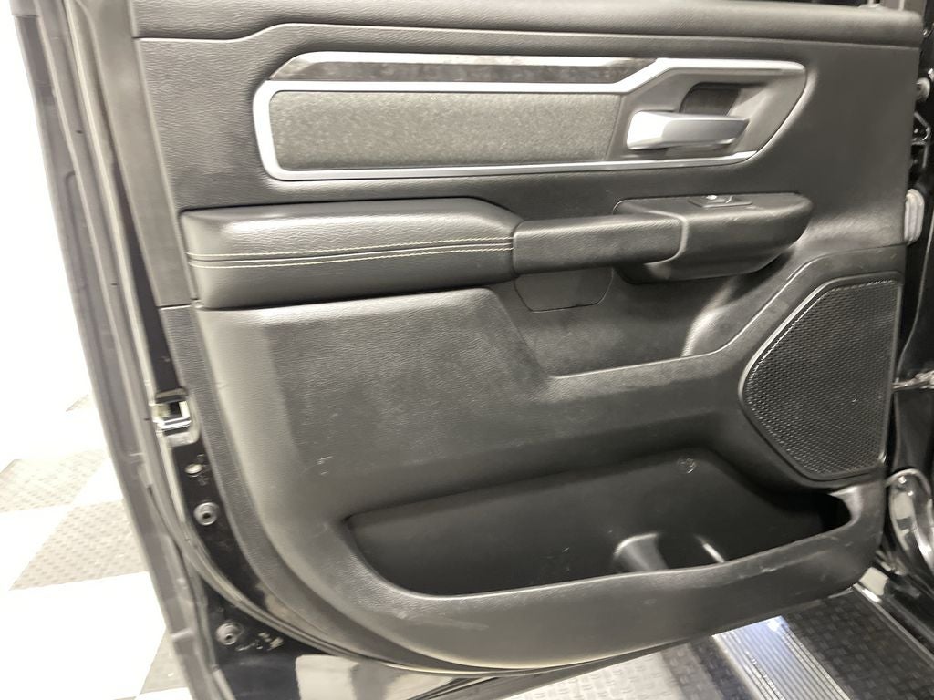 2020 RAM 1500 Big Horn Crew Cab 4x4 5'7' Box
