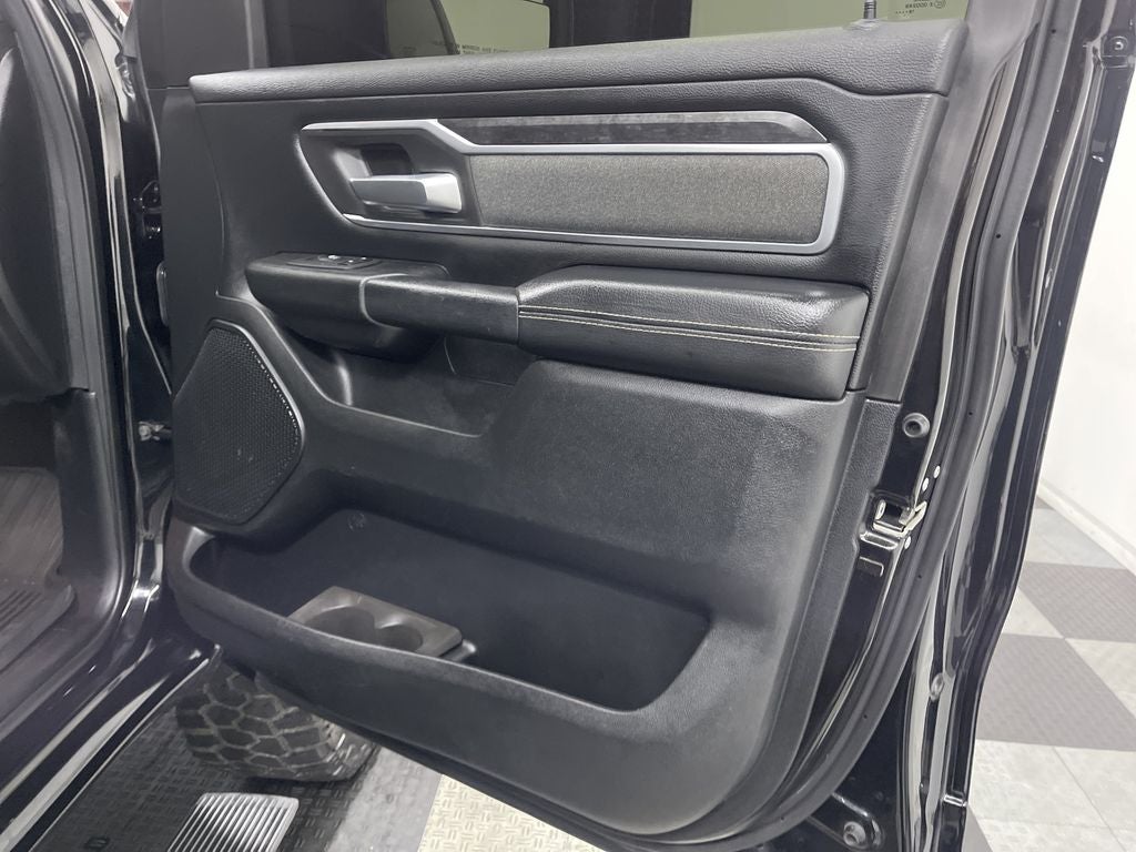 2020 RAM 1500 Big Horn Crew Cab 4x4 5'7' Box