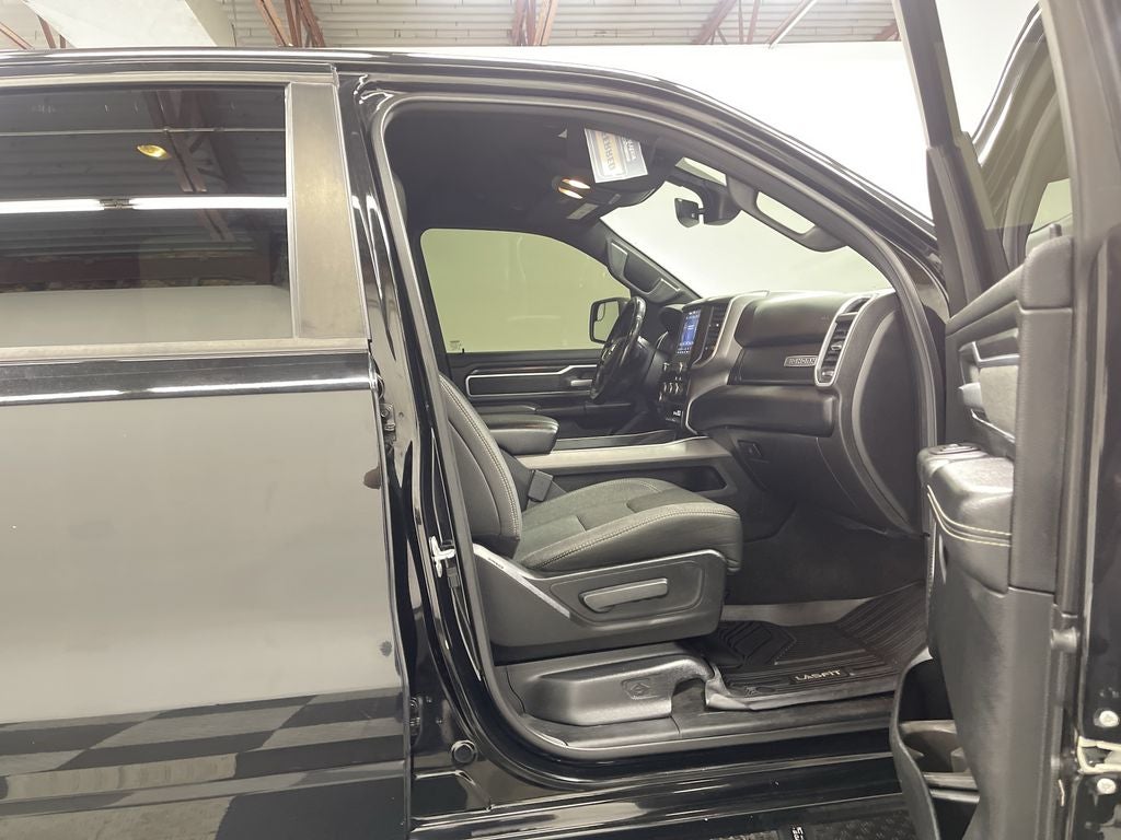 2020 RAM 1500 Big Horn Crew Cab 4x4 5'7' Box