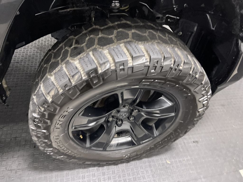 2020 RAM 1500 Big Horn Crew Cab 4x4 5'7' Box