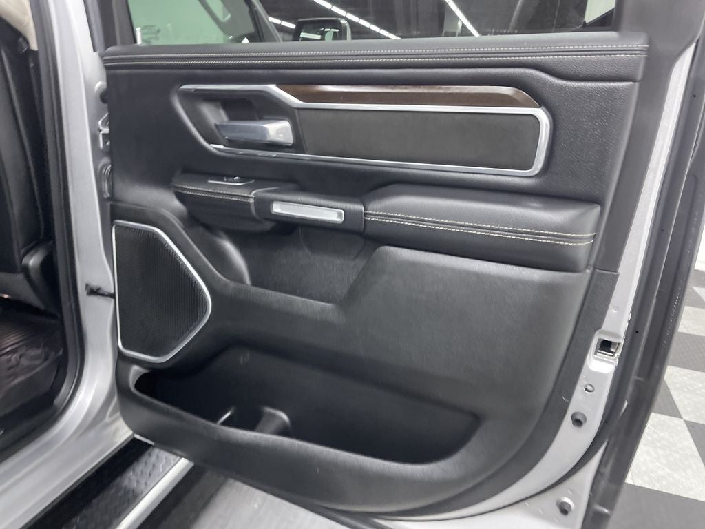 2022 RAM 1500 Laramie Crew Cab 4x4 5'7' Box