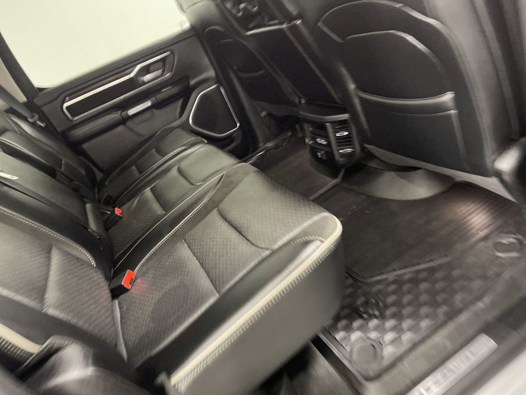 2022 RAM 1500 Laramie Crew Cab 4x4 5'7' Box