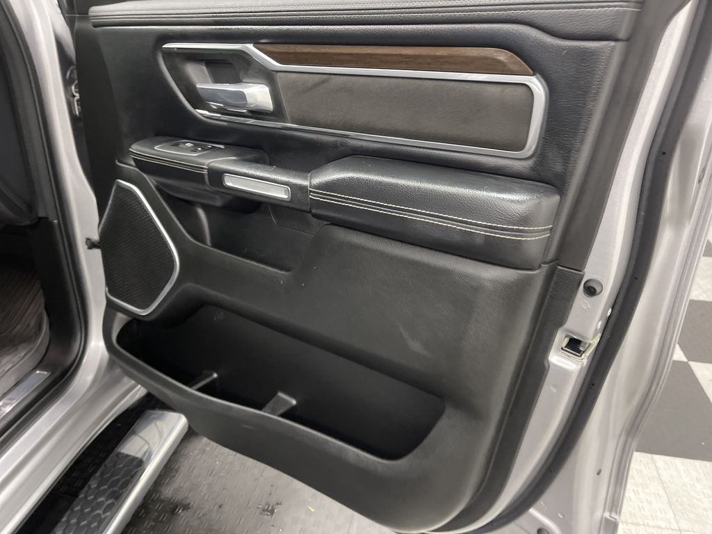 2022 RAM 1500 Laramie Crew Cab 4x4 5'7' Box