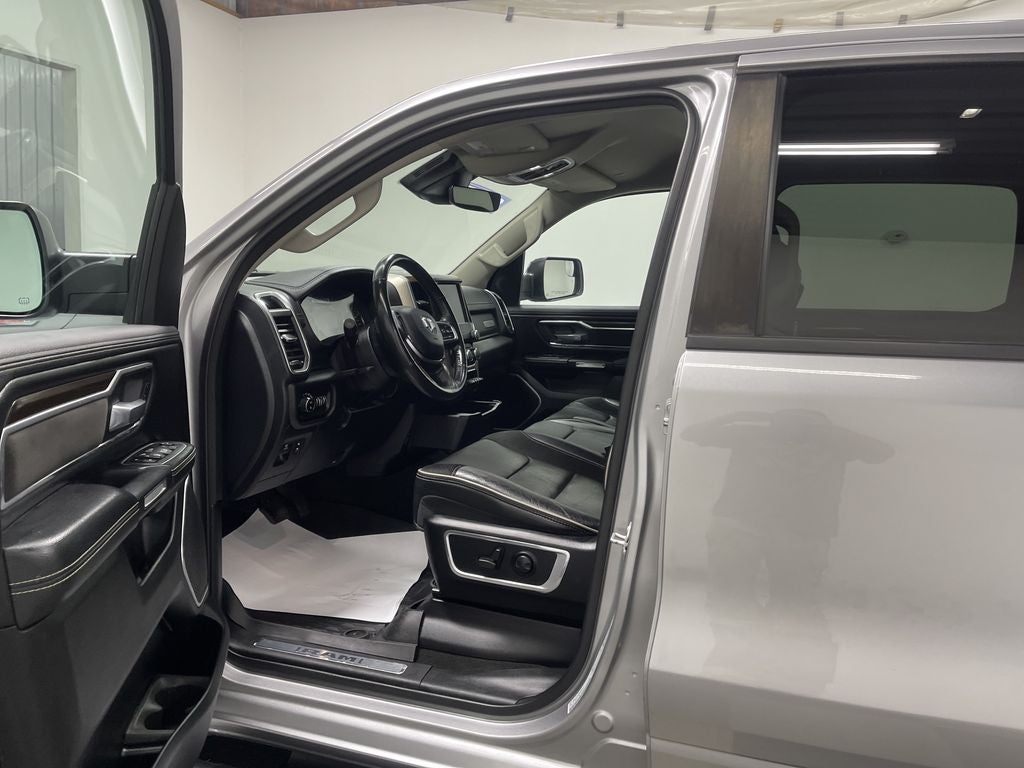 2022 RAM 1500 Laramie Crew Cab 4x4 5'7' Box