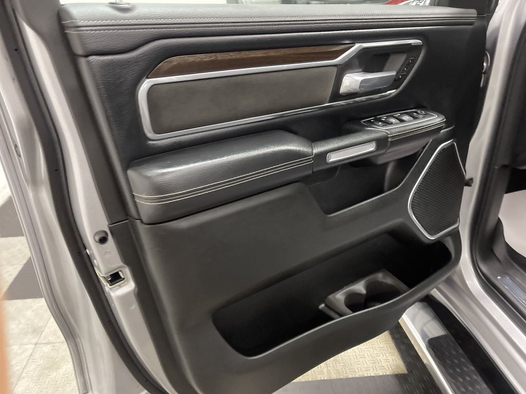 2022 RAM 1500 Laramie Crew Cab 4x4 5'7' Box