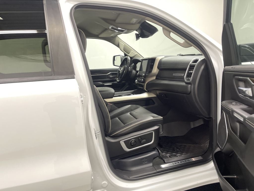 2022 RAM 1500 Laramie Crew Cab 4x4 5'7' Box