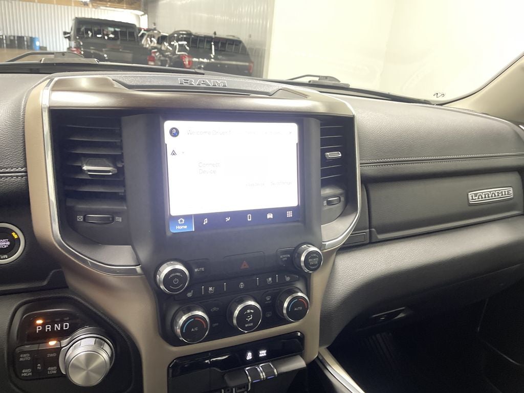 2022 RAM 1500 Laramie Crew Cab 4x4 5'7' Box