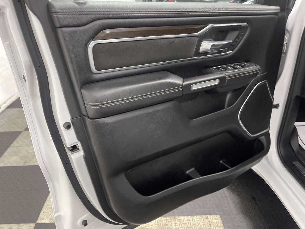 2022 RAM 1500 Laramie Crew Cab 4x4 5'7' Box