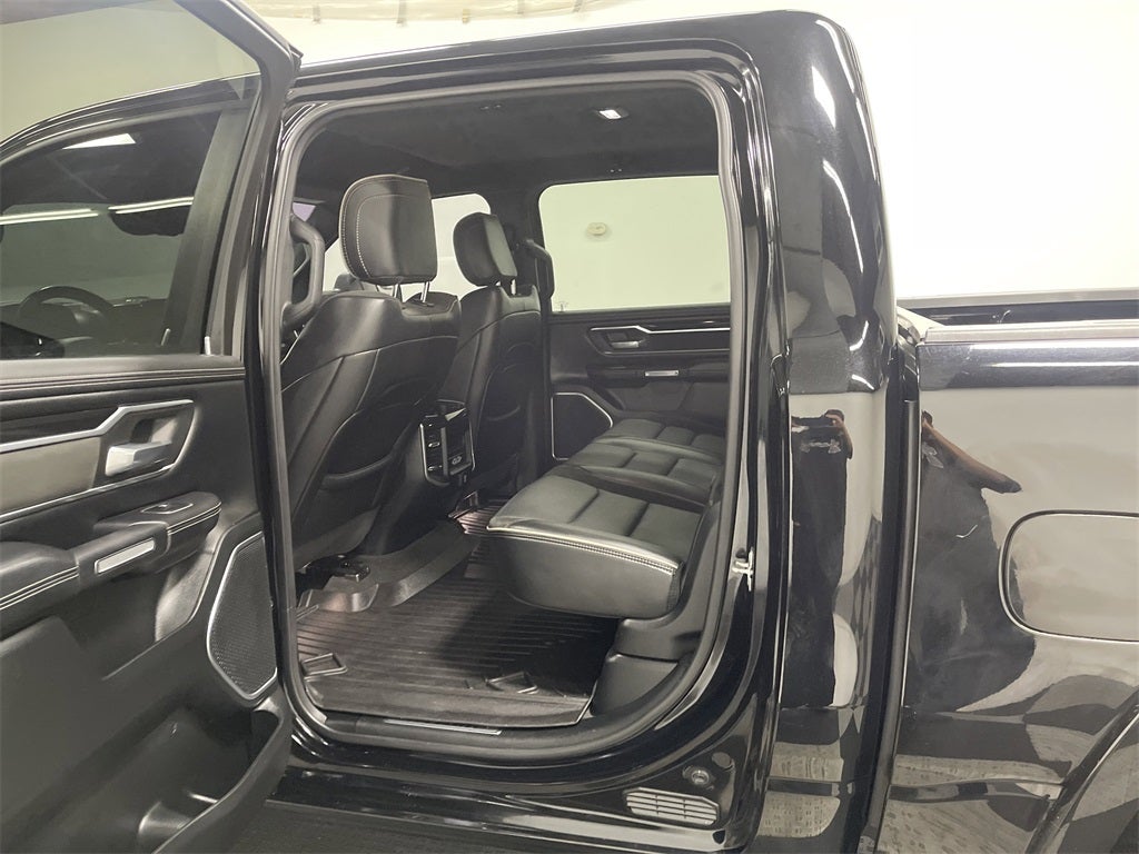 2020 RAM 1500 Laramie Crew Cab 4x4 5'7' Box