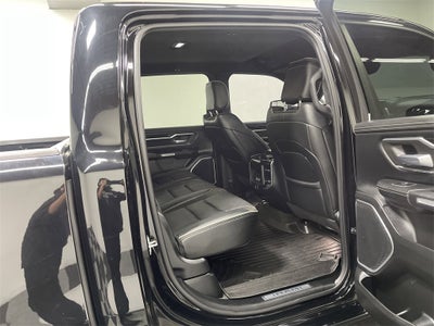 2020 RAM 1500 Laramie Crew Cab 4x4 5'7' Box