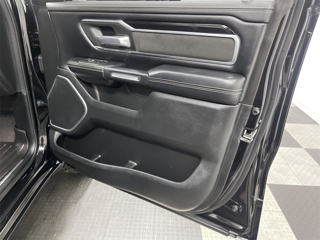 2020 RAM 1500 Laramie Crew Cab 4x4 5'7' Box