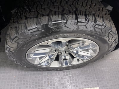 2020 RAM 1500 Laramie Crew Cab 4x4 5'7' Box