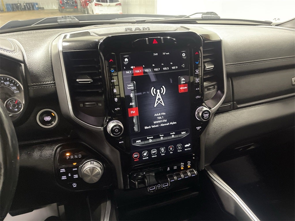 2020 RAM 1500 Laramie Crew Cab 4x4 5'7' Box