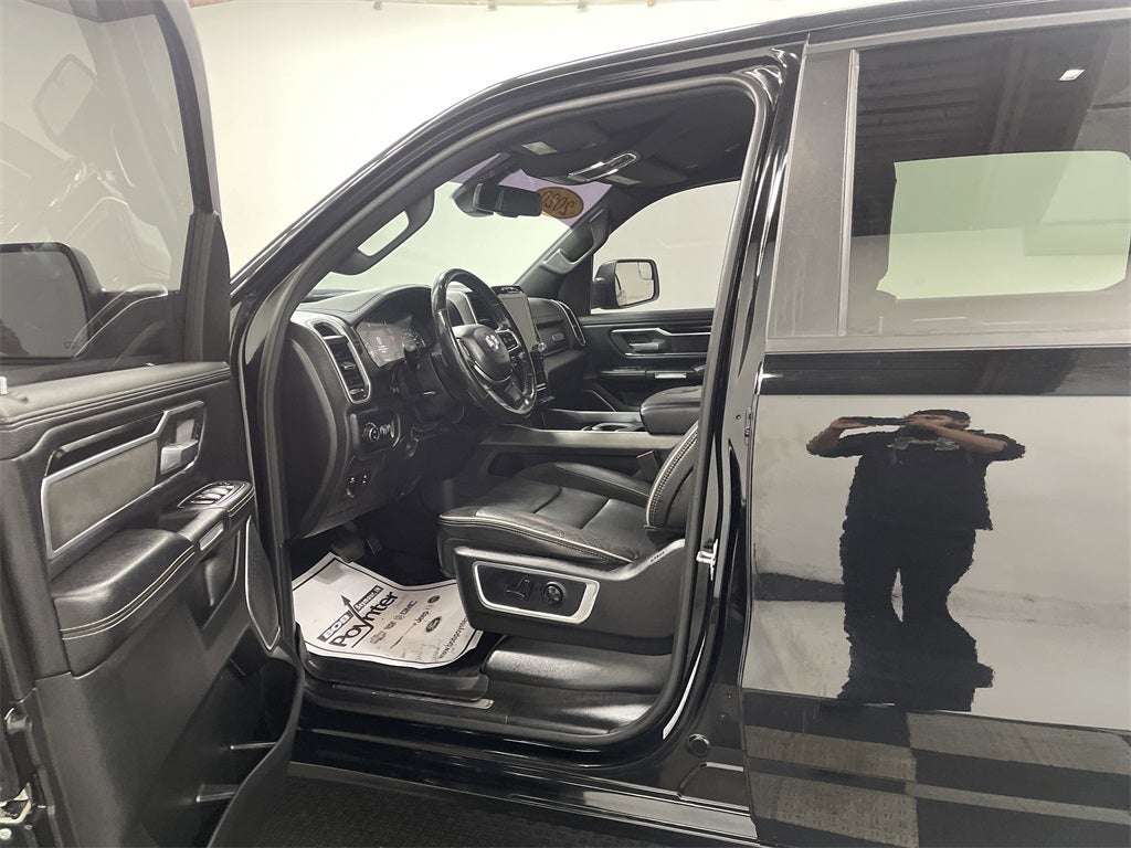 2020 RAM 1500 Laramie Crew Cab 4x4 5'7' Box