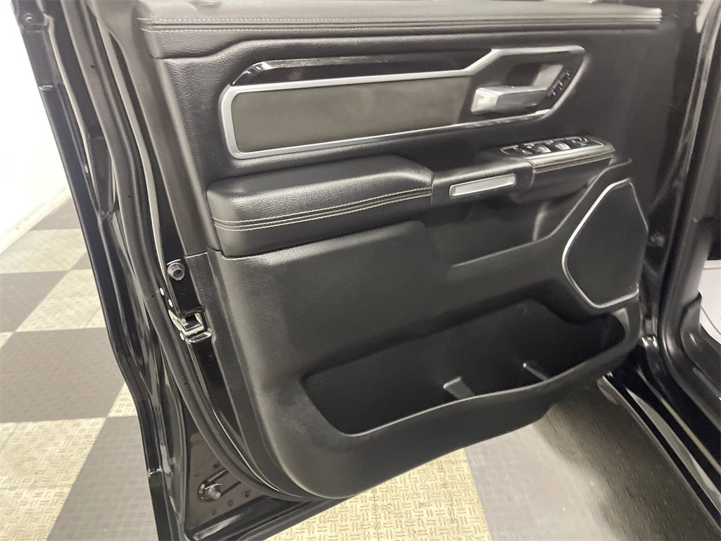 2020 RAM 1500 Laramie Crew Cab 4x4 5'7' Box