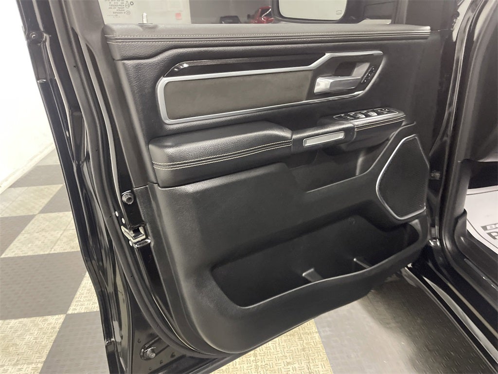 2020 RAM 1500 Laramie Crew Cab 4x4 5'7' Box