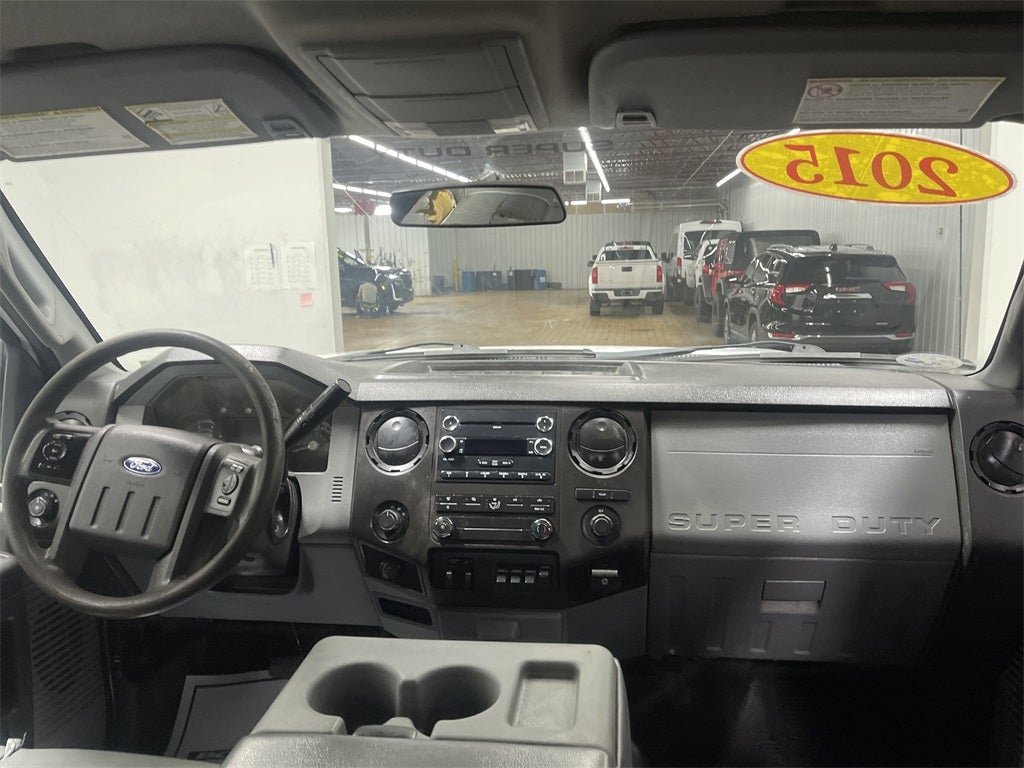 2015 Ford F-350 Chassis XL