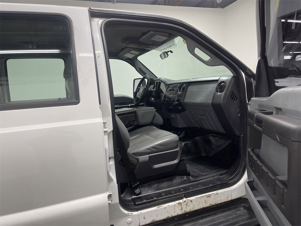 2015 Ford F-350 Chassis XL