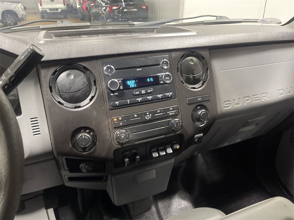 2015 Ford F-350 Chassis XL