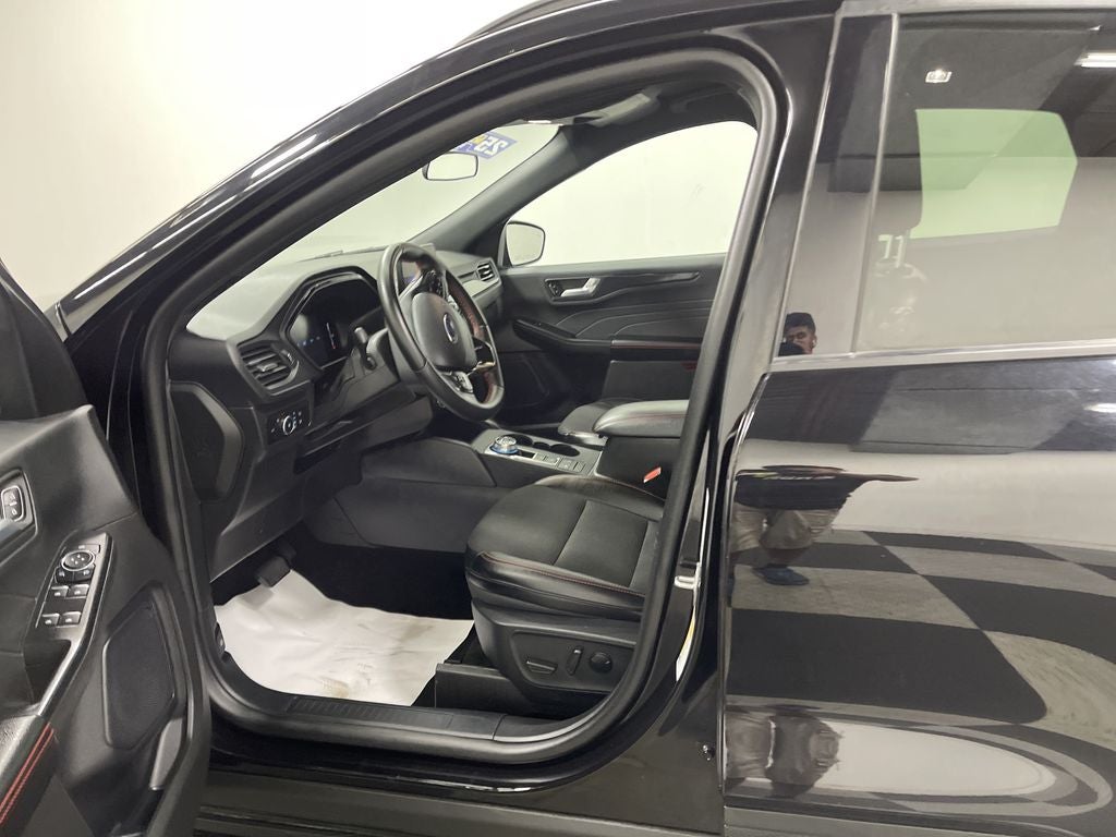 2025 Ford Escape ST-Line Select