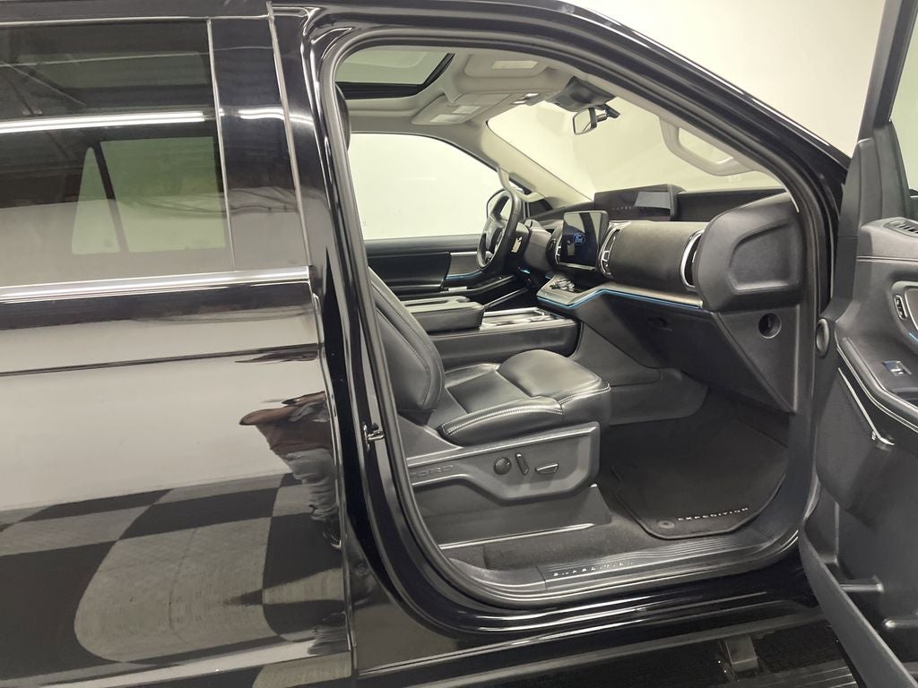 2025 Ford Expedition Platinum MAX