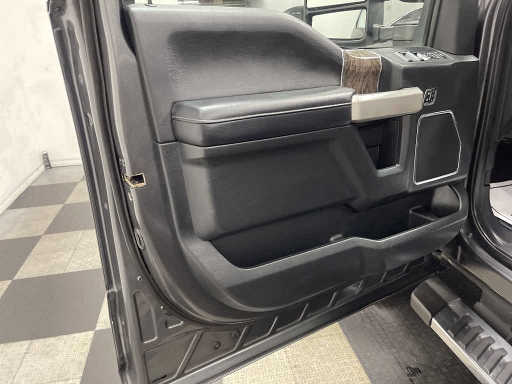 2019 Ford F-350 LARIAT