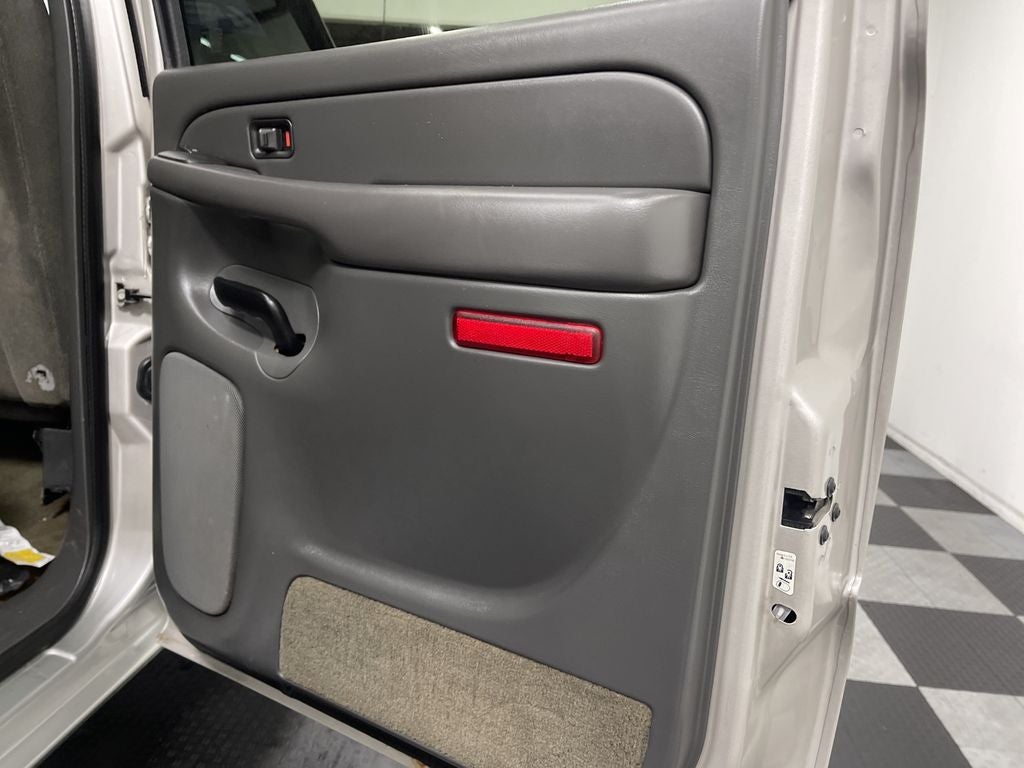 2004 Chevrolet Silverado 2500HD LS