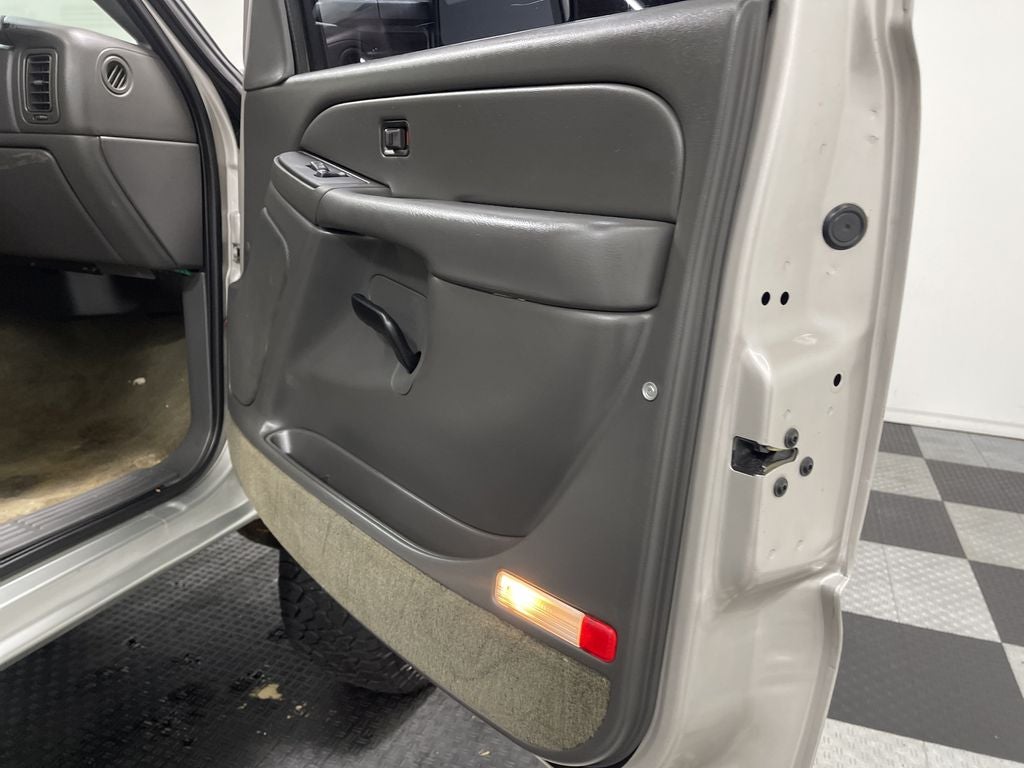 2004 Chevrolet Silverado 2500HD LS