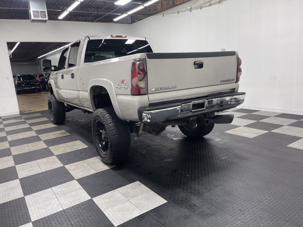 2004 Chevrolet Silverado 2500HD LS