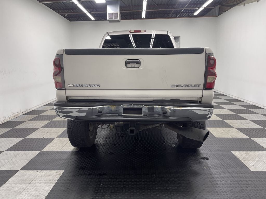 2004 Chevrolet Silverado 2500HD LS